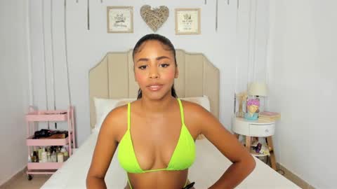 Snapshot of vanessabianchi chatting on 03-12-25, 04:51 Vanessa online show from 03-12-25, 04:51