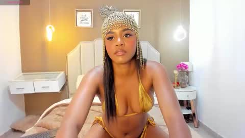 Snapshot of vanessabianchi chatting on 03-25-26, 05:24 Vanessa online show from 03-25-26, 05:24