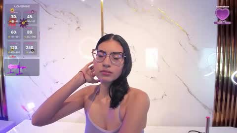 Snapshot of vanessaboch chatting on 01-11-26, 08:03 Vanessa online show from 01-11-26, 08:03