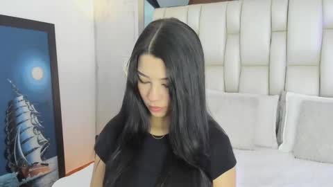 Snapshot of vanessaduval chatting on 11-15-25, 04:10 vanessaduval online show from 11-15-25, 04:10