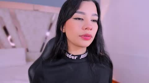 Snapshot of vanessaduval chatting on 12-21-25, 03:46 vanessaduval online show from 12-21-25, 03:46