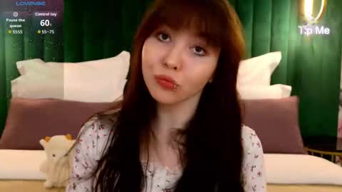 Snapshot of vanessafields chatting on 02-25-26, 05:22 Vanessa online show from 02-25-26, 05:22