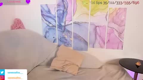 Snapshot of vanessafox__ chatting on 02-26-25, 01:30 V online show from 02-26-25, 01:30