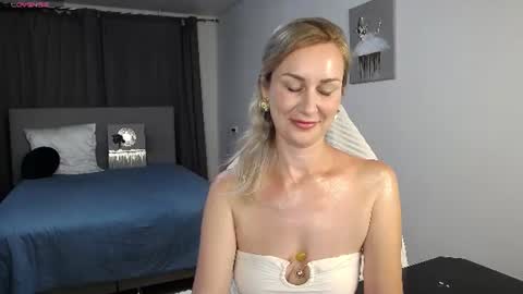 Vanessa  online show from 06-18-26, 06:23