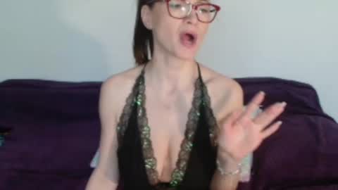 Vanessa online show from 06-19-26, 09:35