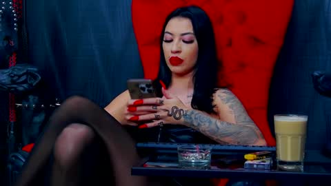 Snapshot of vanessamorningstar1 chatting on 01-12-25, 01:21 Miss Vanessa online show from 01-12-25, 01:21