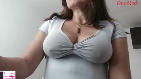 Vanesared2 online show from 11-19-25, 01:00