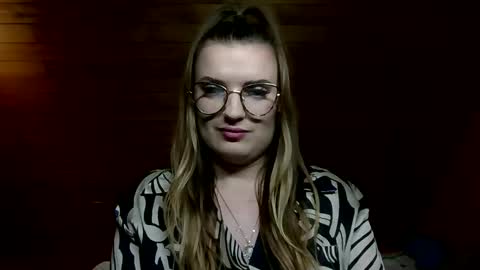 Vanessa online show from 12-19-25, 09:33