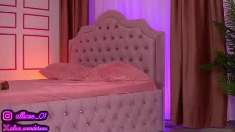 Vanessa Simon online show from 10-08-25, 08:23