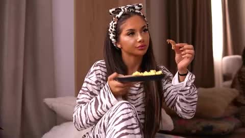 Vanessa Simon online show from 04-23-26, 05:30