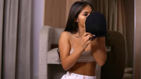 Vanessa Simon online show from 04-27-26, 05:27