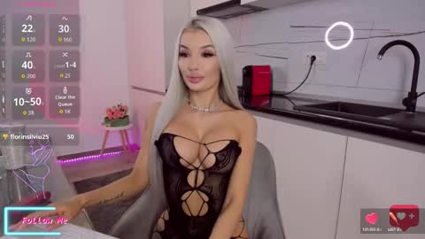 Snapshot of vanessavanne chatting on 09-27-25, 03:17 Vanessa online show from 09-27-25, 03:17