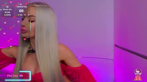 Snapshot of vanessavanne chatting on 02-14-26, 04:26 Vanessa online show from 02-14-26, 04:26