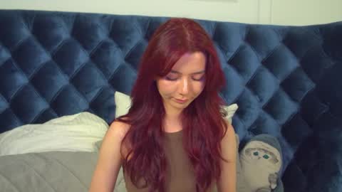 Snapshot of vanessavienne chatting on 05-15-26, 04:25 VanessaVienne online show from 05-15-26, 04:25