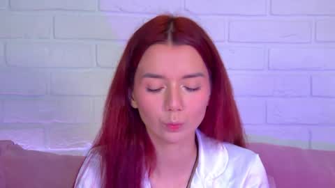 Snapshot of vanessavienne chatting on 06-01-26, 04:31 VanessaVienne online show from 06-01-26, 04:31