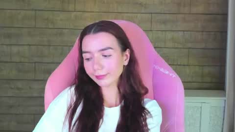Snapshot of vanessavienne chatting on 06-15-26, 04:09 VanessaVienne online show from 06-15-26, 04:09
