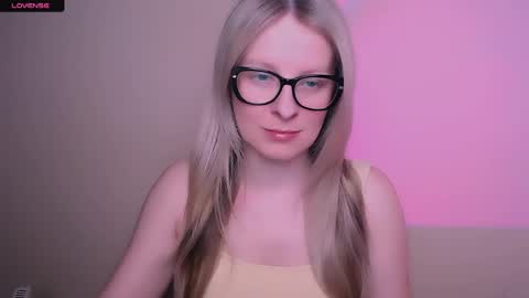 Mia online show from 05-01-26, 11:48