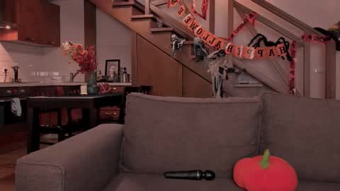 Vanilla online show from 10-29-25, 01:35