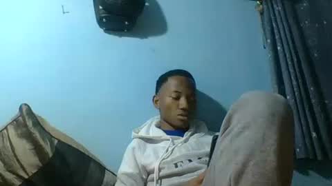 Snapshot of vanille6006 chatting on 06-11-26, 06:11 vanille6006 online show from 06-11-26, 06:11
