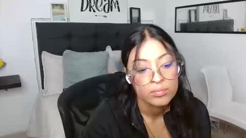 Snapshot of vannesweet_ chatting on 09-27-25, 08:36 vane online show from 09-27-25, 08:36
