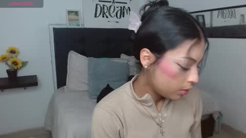 Snapshot of vannesweet_ chatting on 10-05-25, 08:51 vane online show from 10-05-25, 08:51