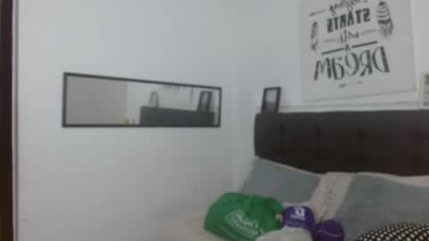 Snapshot of vannesweet_ chatting on 10-18-25, 07:47 vane online show from 10-18-25, 07:47