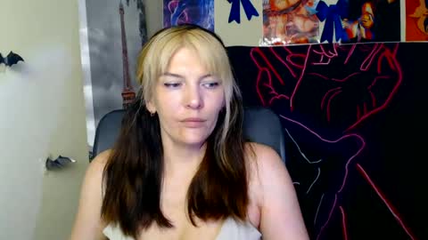 Vanessa online show from 06-18-26, 06:24