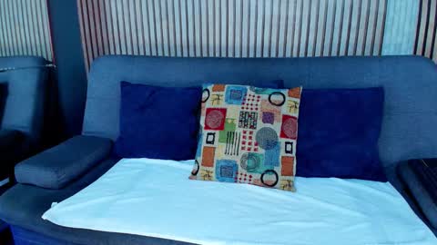 Snapshot of vans_ross chatting on 01-05-26, 05:27 Vans Ross online show from 01-05-26, 05:27