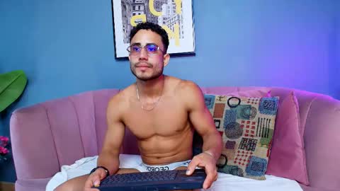 Snapshot of vans_ross chatting on 01-13-26, 06:46 Vans Ross online show from 01-13-26, 06:46