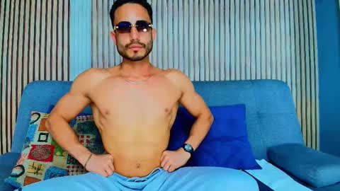 Snapshot of vans_ross chatting on 02-04-26, 07:31 Vans Ross online show from 02-04-26, 07:31