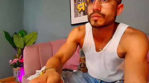 Snapshot of vans_ross chatting on 02-07-26, 07:17 Vans Ross online show from 02-07-26, 07:17