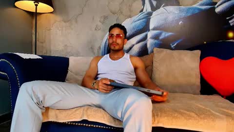 Snapshot of vans_ross chatting on 02-23-26, 07:11 Vans Ross online show from 02-23-26, 07:11