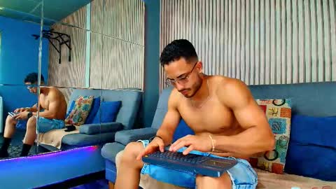 Snapshot of vans_ross chatting on 02-28-26, 07:26 Vans Ross online show from 02-28-26, 07:26