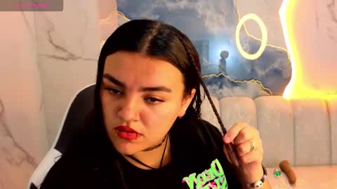 Snapshot of vany_lu_tx chatting on 11-08-25, 01:55 Live 800am 200pm COLOMBIAN HOUR online show from 11-08-25, 01:55