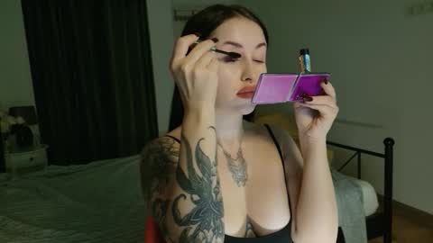 vaolietkat online show from 11-11-25, 07:08