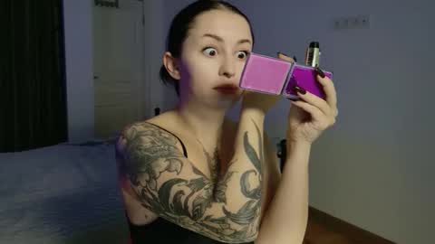 vaolietkat online show from 11-25-25, 06:46