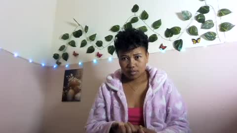 Snapshot of vayannah chatting on 07-25-26, 06:11 Vayannah online show from 07-25-26, 06:11