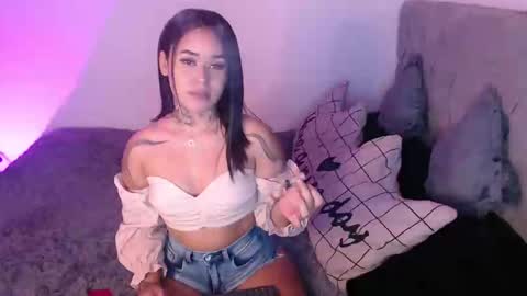 Snapshot of vayolett_bass chatting on 12-03-24, 12:02 Vayolett Bass online show from 12-03-24, 12:02