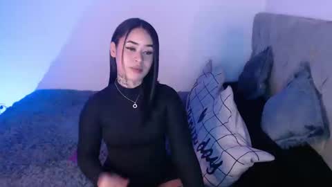 Snapshot of vayolett_bass chatting on 12-03-24, 11:35 Vayolett Bass online show from 12-03-24, 11:35