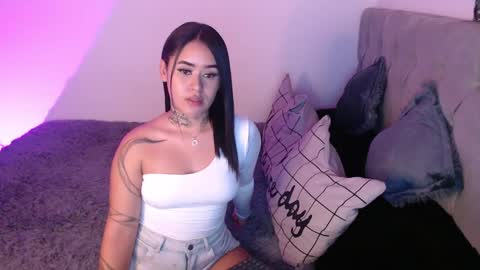 Snapshot of vayolett_bass chatting on 12-04-24, 02:53 Vayolett Bass online show from 12-04-24, 02:53