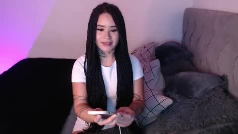 Snapshot of vayolett_bass chatting on 02-14-25, 10:58 Vayolett Bass online show from 02-14-25, 10:58