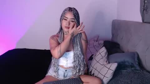 Snapshot of vayolett_bass chatting on 02-22-25, 05:44 Vayolett Bass online show from 02-22-25, 05:44