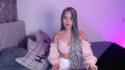 Snapshot of vayolett_bass chatting on 02-24-25, 01:13 Vayolett Bass online show from 02-24-25, 01:13