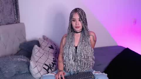 Snapshot of vayolett_bass chatting on 02-24-25, 11:19 Vayolett Bass online show from 02-24-25, 11:19