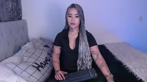 Snapshot of vayolett_bass chatting on 03-08-25, 04:56 Vayolett Bass online show from 03-08-25, 04:56