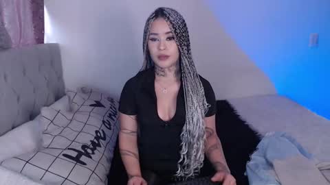 Snapshot of vayolett_bass chatting on 03-08-25, 08:35 Vayolett Bass online show from 03-08-25, 08:35