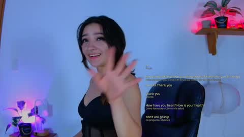 Snapshot of vayolett_dakotta chatting on 10-11-25, 02:22 Vayolett online show from 10-11-25, 02:22