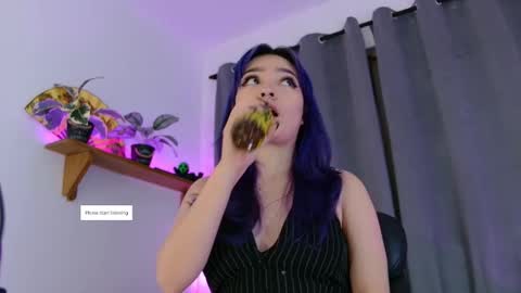 Snapshot of vayolett_dakotta chatting on 02-07-26, 04:05 Vayolett online show from 02-07-26, 04:05