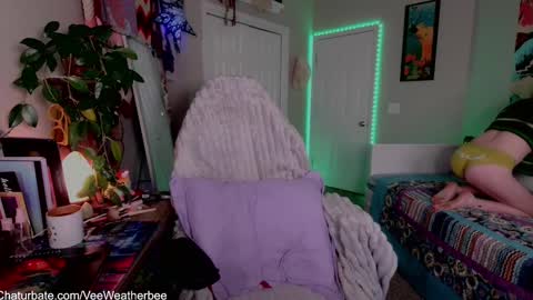 Violet Weatherbee online show from 12-22-24, 02:28