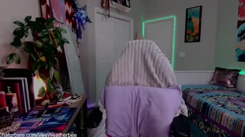 Violet Weatherbee online show from 12-23-24, 12:41